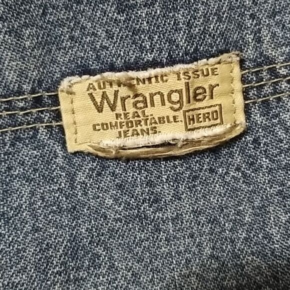 Wrangler Cargo Shorts - Picture 3 of 4